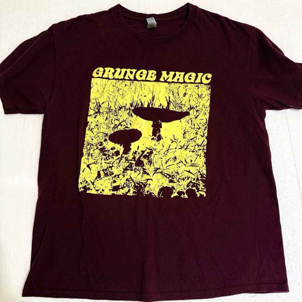 Grunge Magic Tee Shirt‎ Size Large Maroon And Gold Mushrooms Gildan Heavy Cotton
